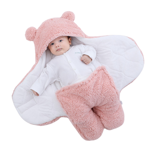 KuschelBär Babydecke – Weiche Babydecke mit niedlichen Bärenohren, ideal für Wärme und Geborgenheit unterwegs und zuhause.